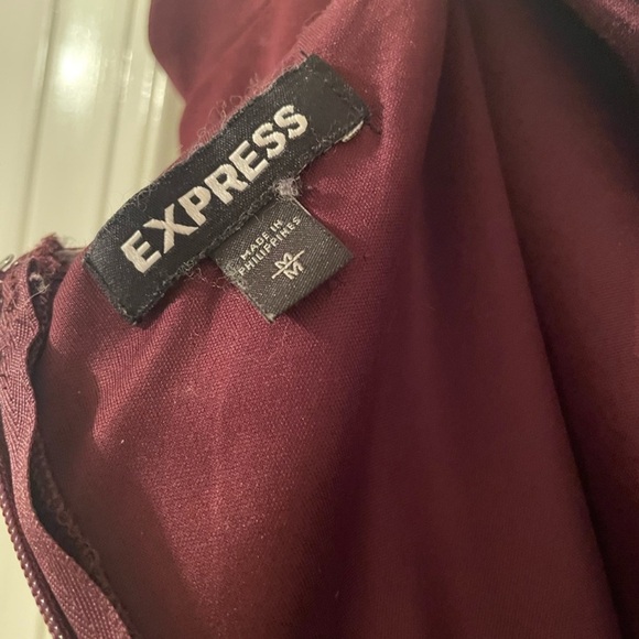 Burgundy jumpsuit size Medium, runs big
Good condition - Picture 4 of 4